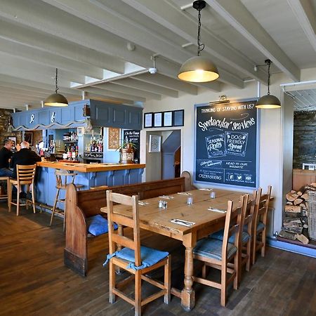 Ship Inn Aberporth Buitenkant foto