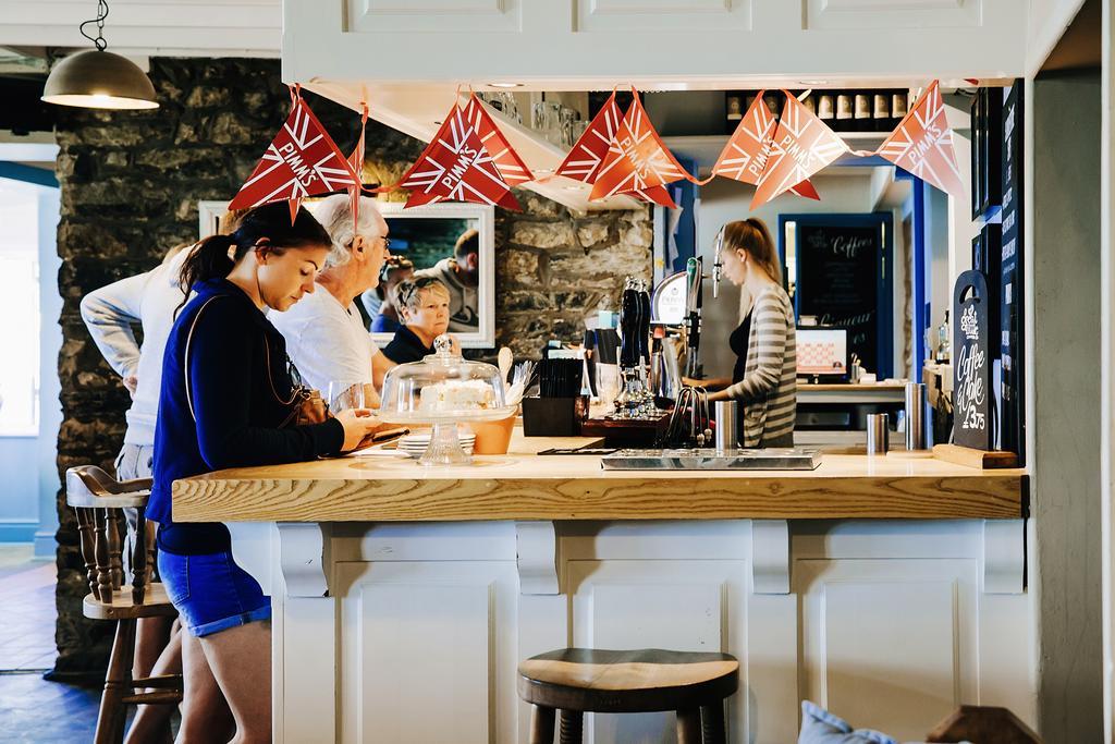 Ship Inn Aberporth Buitenkant foto