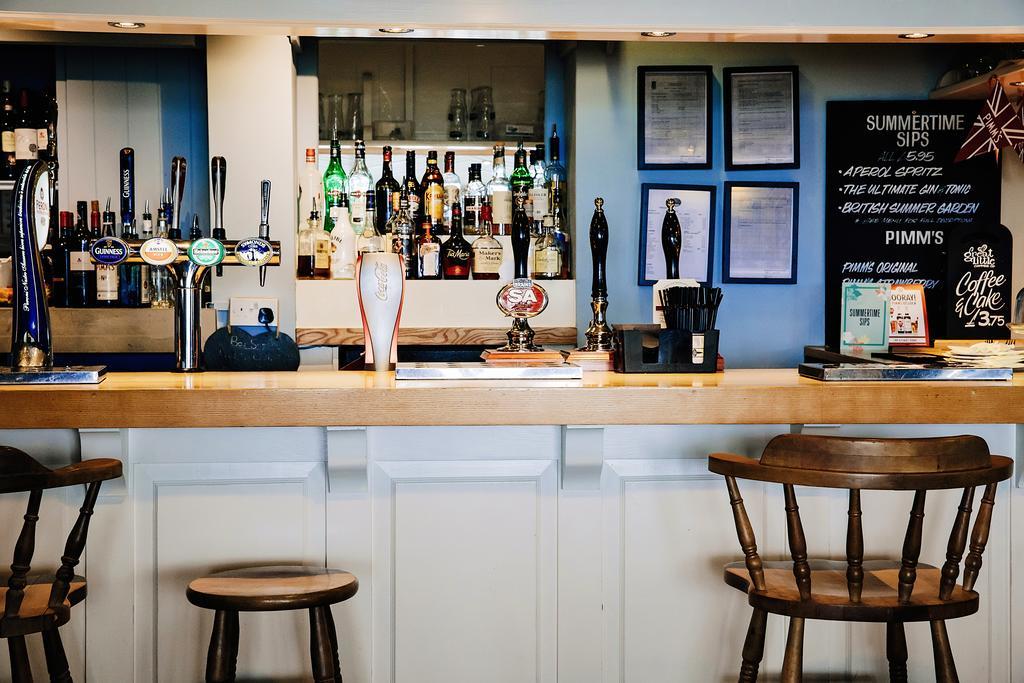 Ship Inn Aberporth Buitenkant foto