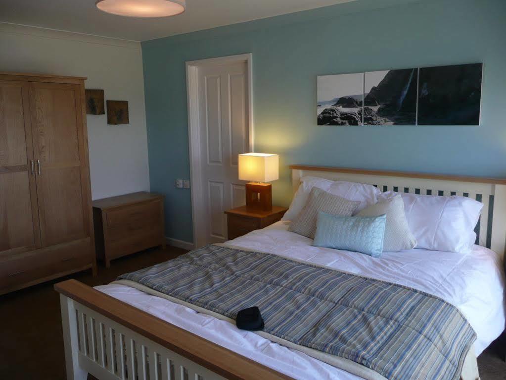 Ship Inn Aberporth Buitenkant foto