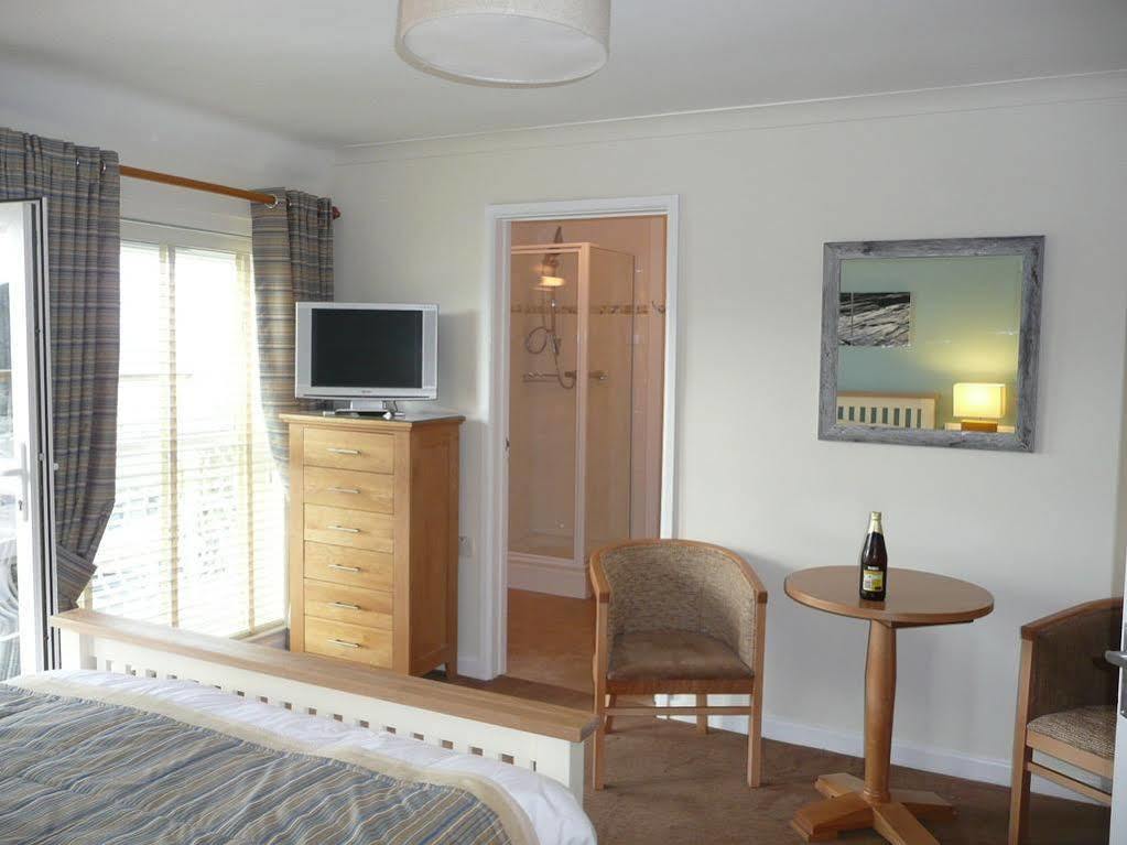 Ship Inn Aberporth Buitenkant foto
